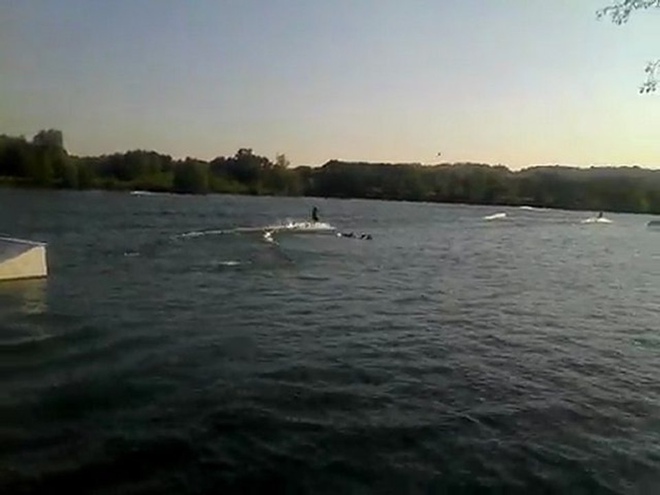 kick 180 wakeboard
