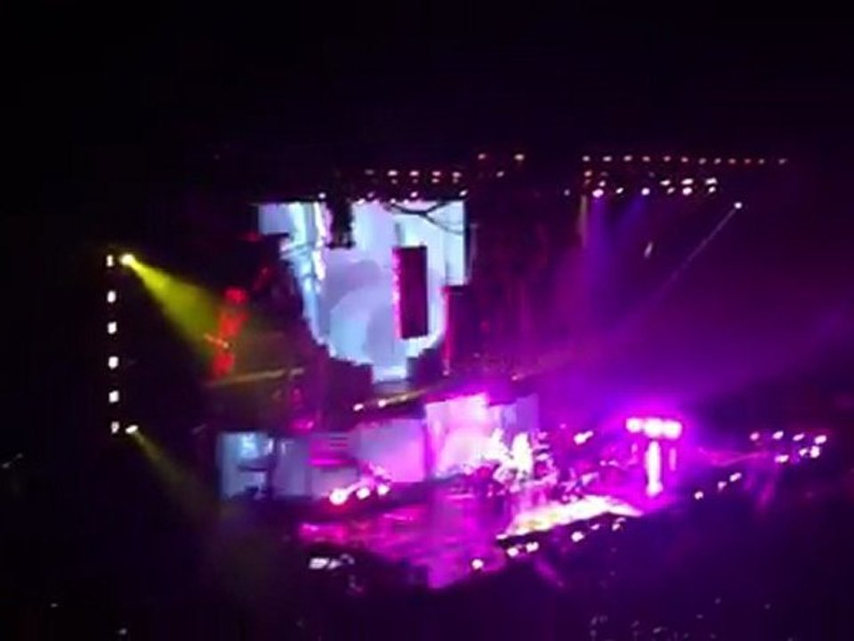 Britney Spears - Baby one more time / S&M - Bercy le 06/10/2011