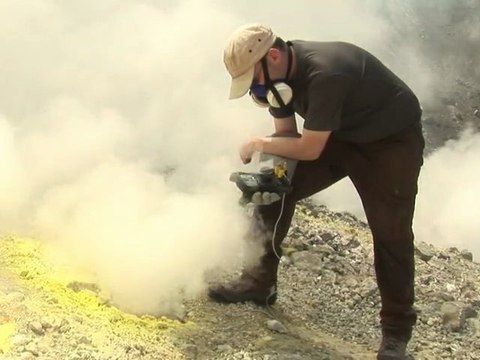Les Manips de Volcan Terre d'Eveil - Les gaz volcaniques : la température