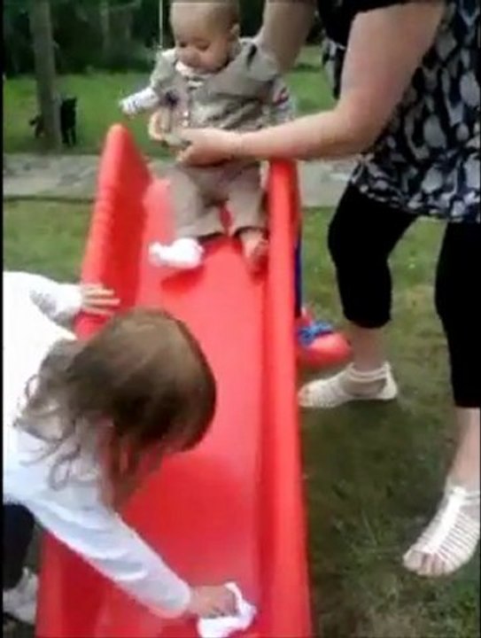 lise fait du tobogan