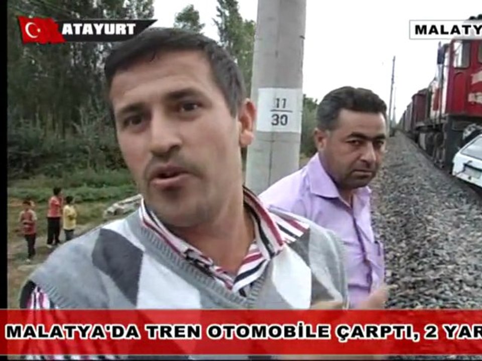 Malatya'da trenin çarptığı otomobilde bulunan iki kişi yaralandı.