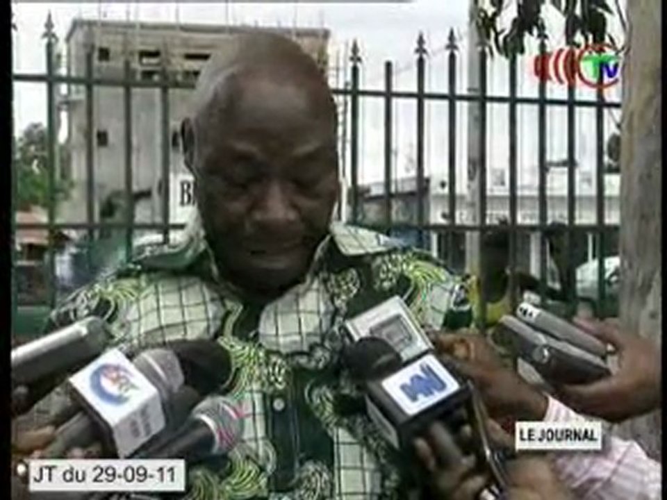 Remise de kits scolaires aux meilleurs élèves des écoles Trois Martyrs et Saboukoulou