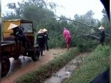 El tifón Nesat se convierte en tormenta tropical