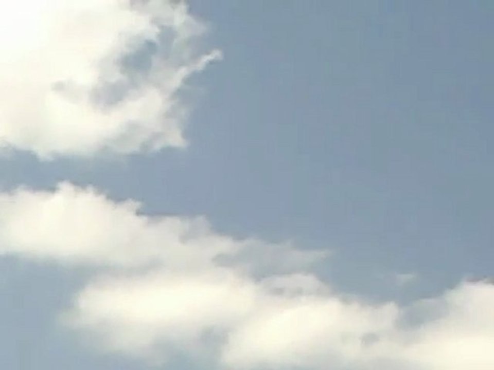 Daytime UFO over Mexico 22 September 2011