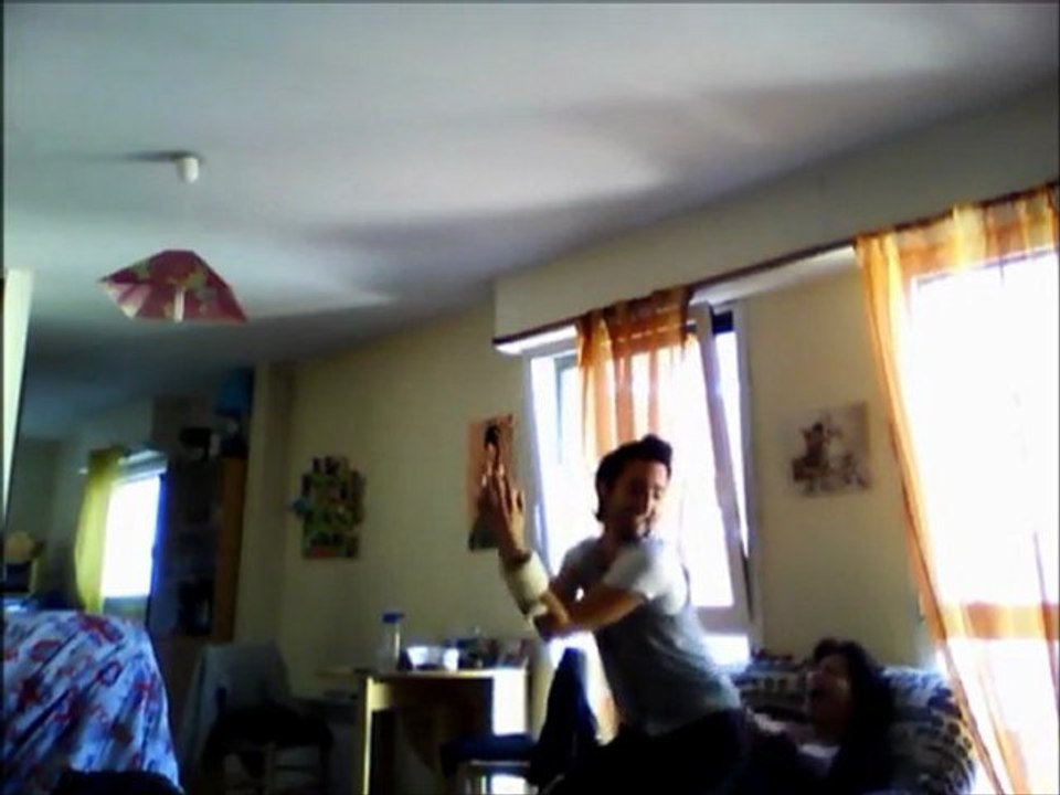 JERRY "camera caché pr EMILY" lol