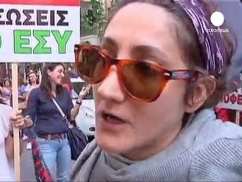 La troika exige y los griegos protestan