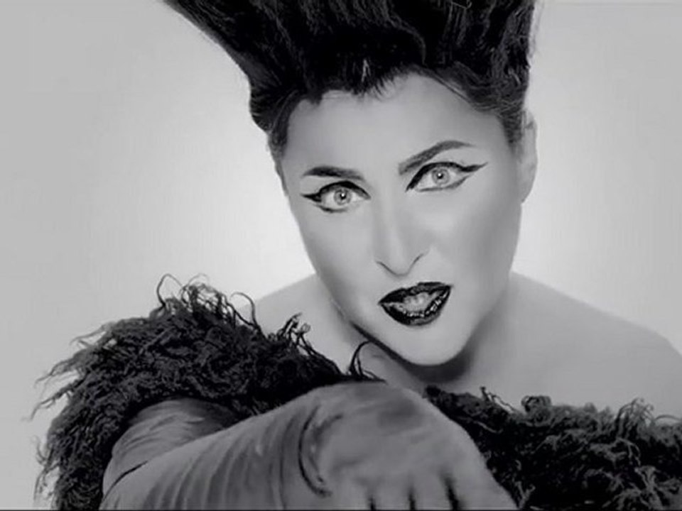 Lolita feat. Quest Pistols - Ty pohudela (2011)