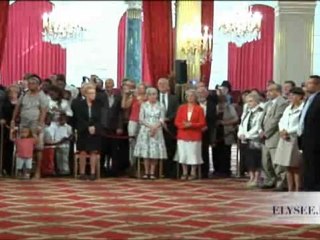 "Cette médaille marque la reconnaissance de la Nation pour nos familles"