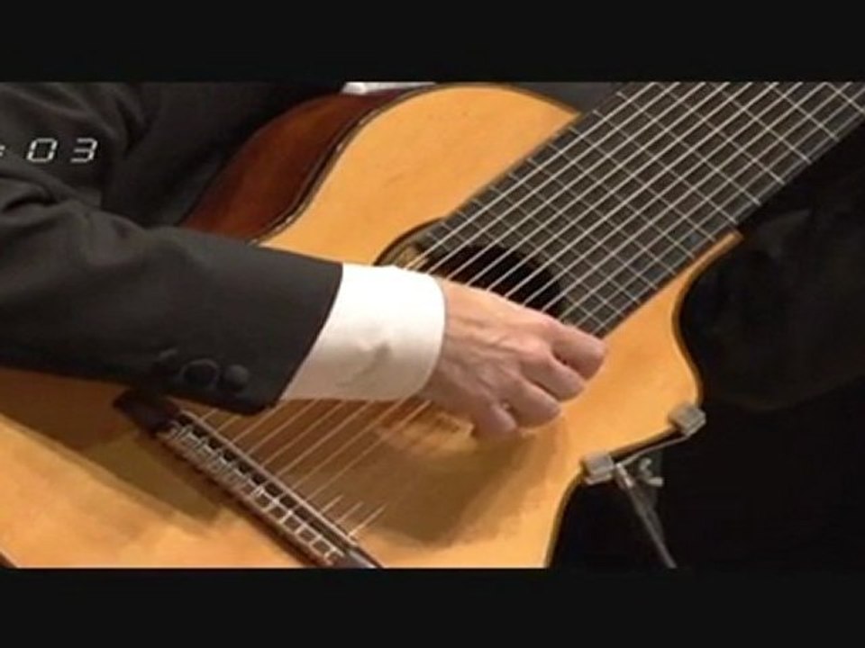 Prelude (JS Bach, BWV1007) by Goran Sollscher with 11 string altoguitar