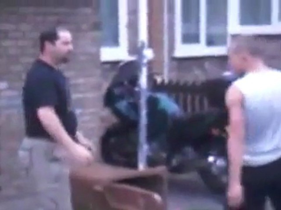 Leg dich nicht mit starken an.   Ne jouez pas avec les forts.