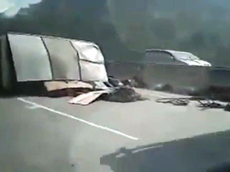 Doppel-Truck Accident