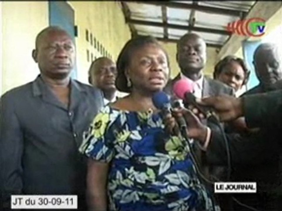 Visite des établissements scolaires de Pointe-Noire par Rosalie Kama