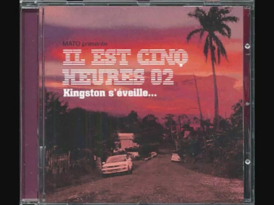 Princess Erika : Les uns avec les autres Il est 5 h 02 Kingston s_éveille