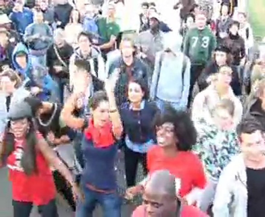 LA FETE DE L HUMA 2011 AVEC LES HAITIENS DE FRANCE A LA COURNEUVE( LAPAFHA)i