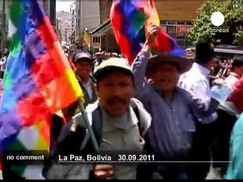 Des boliviens manifestent en soutien au... - no comment