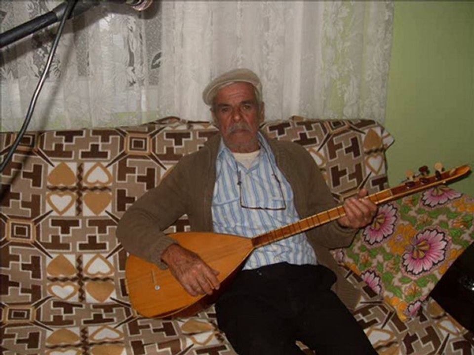 ALİKA AHMET ABİDEN BİR MAHSUNİ ŞERİF TÜRKÜSÜ.(USTALARA SAYGI)