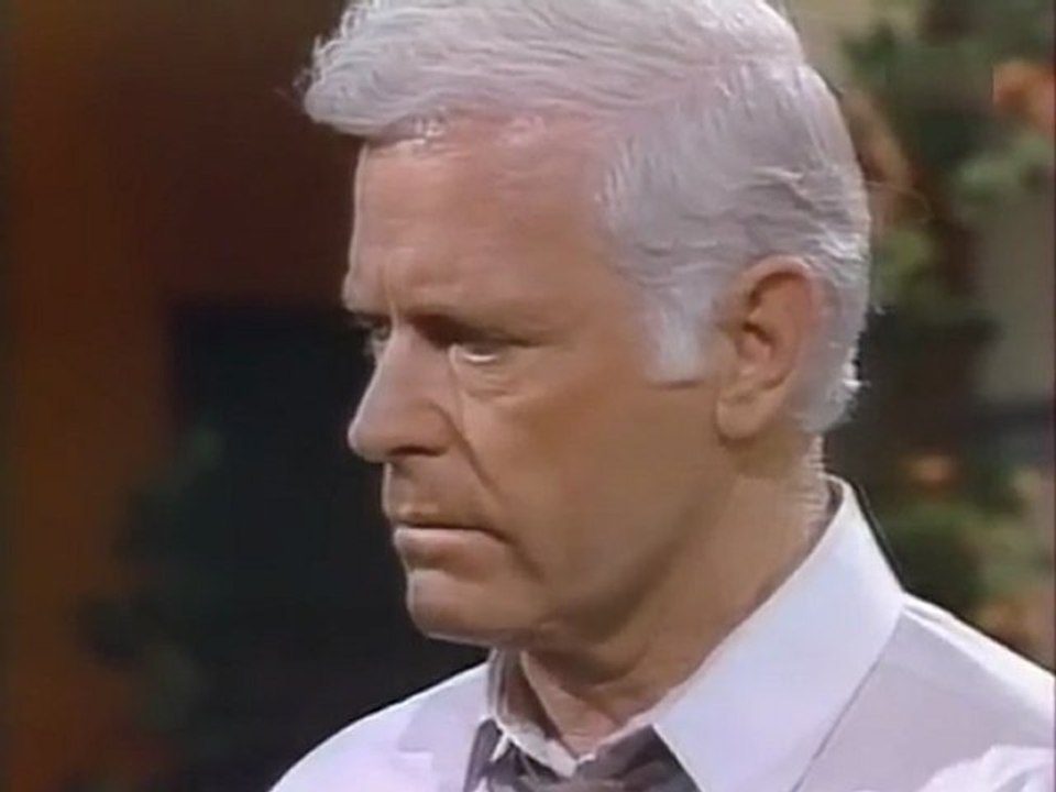 Santa.Barbara.230.FR.VHSRip.XviD-MRTeam.[tvu.org.ru]