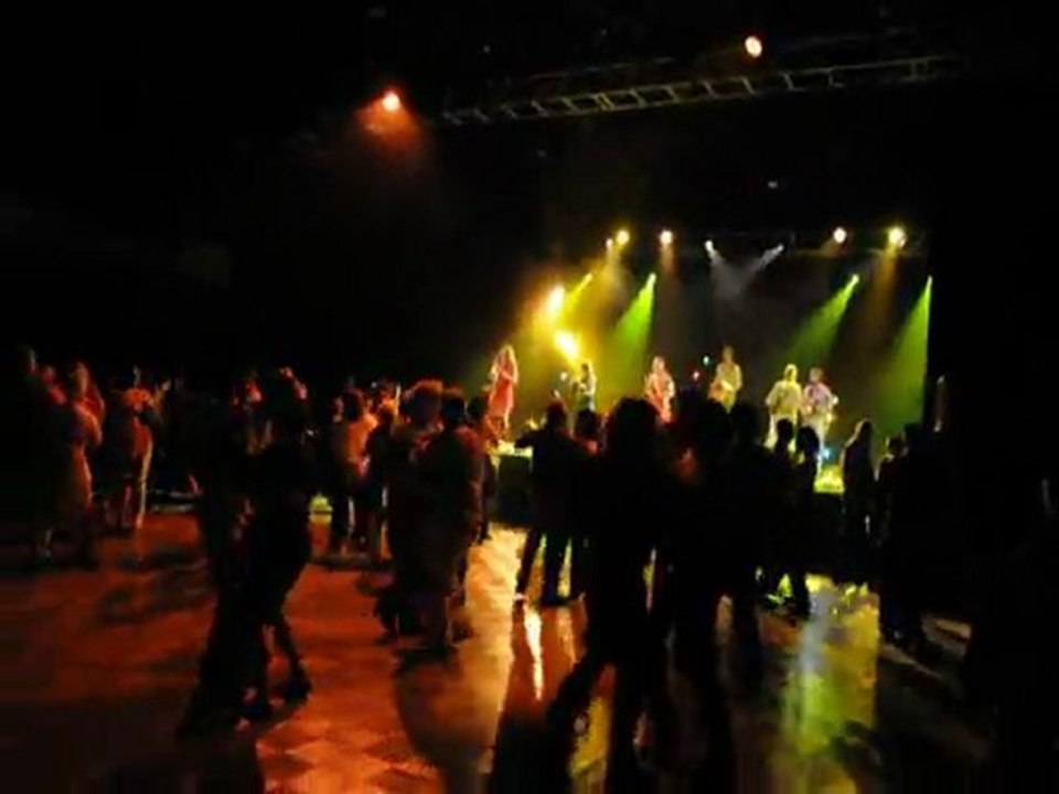 "TSB" 2011 : "Bombes 2 Bal" donne le ton (1/10/2011 - Montceau-lesMines)