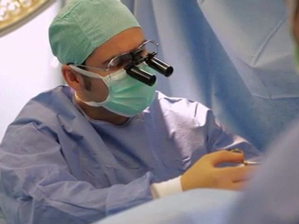 Augenlidstraffung in Düsseldorf bei Dr. Akbas