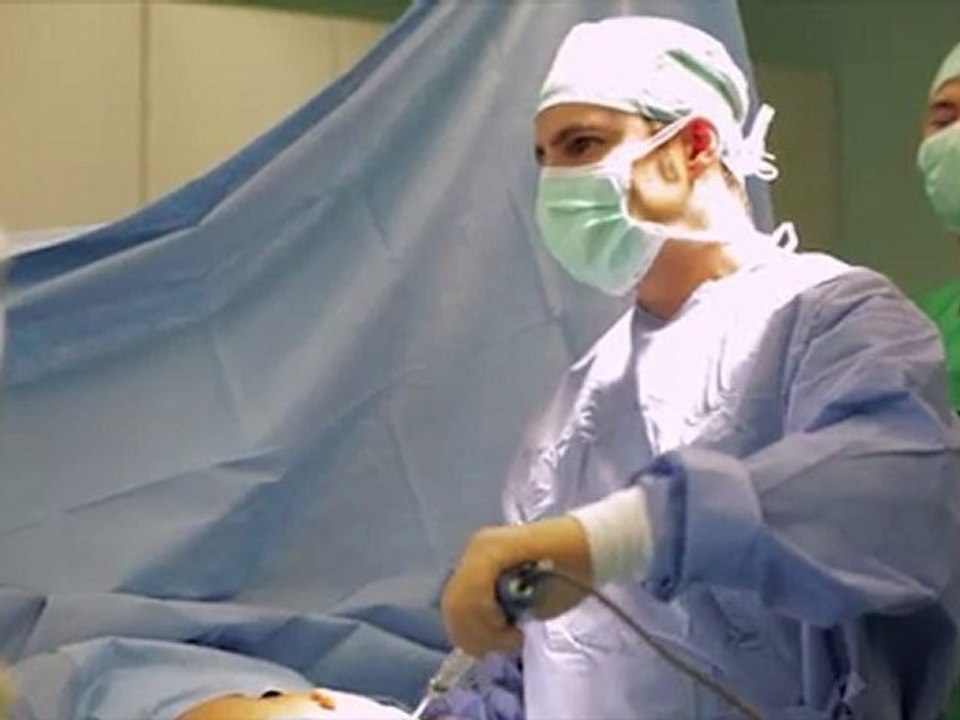 Bauchdeckenstraffung in Düsseldorf Dr. Akbas