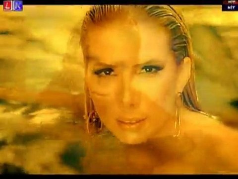 Tuğba Özerk - Aklımda Sen Varsın / 2011 Yeni Video Kllip