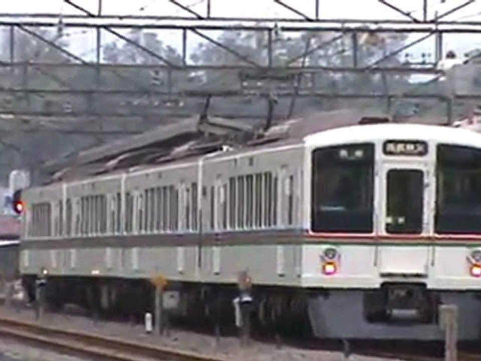 西武4000系西武秩父行　横瀬に到着