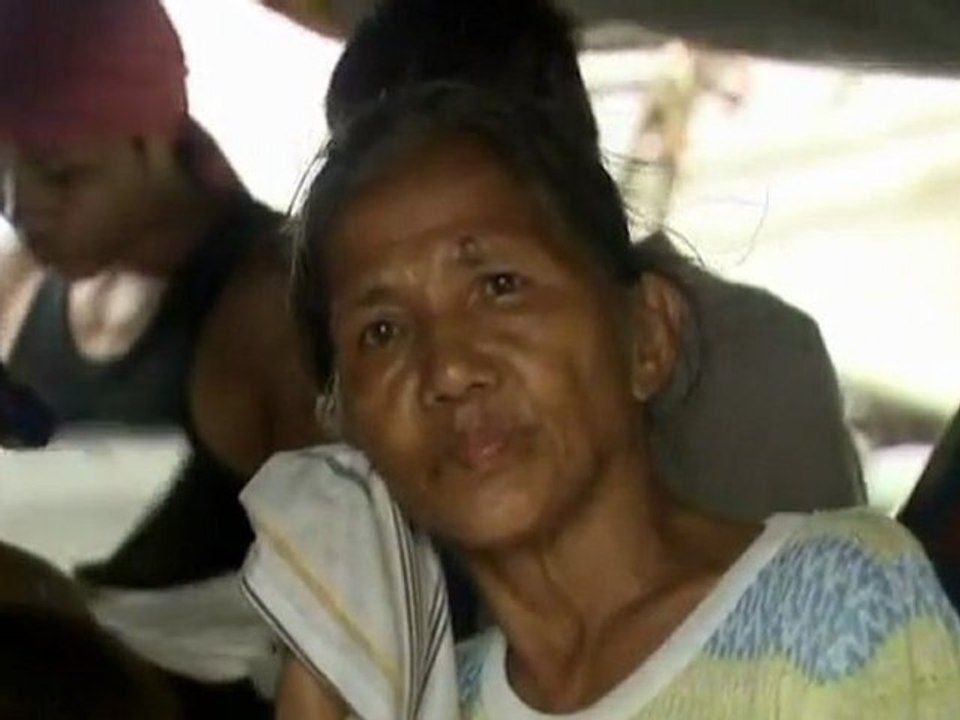 Typhoon causes massive Philippines flooding