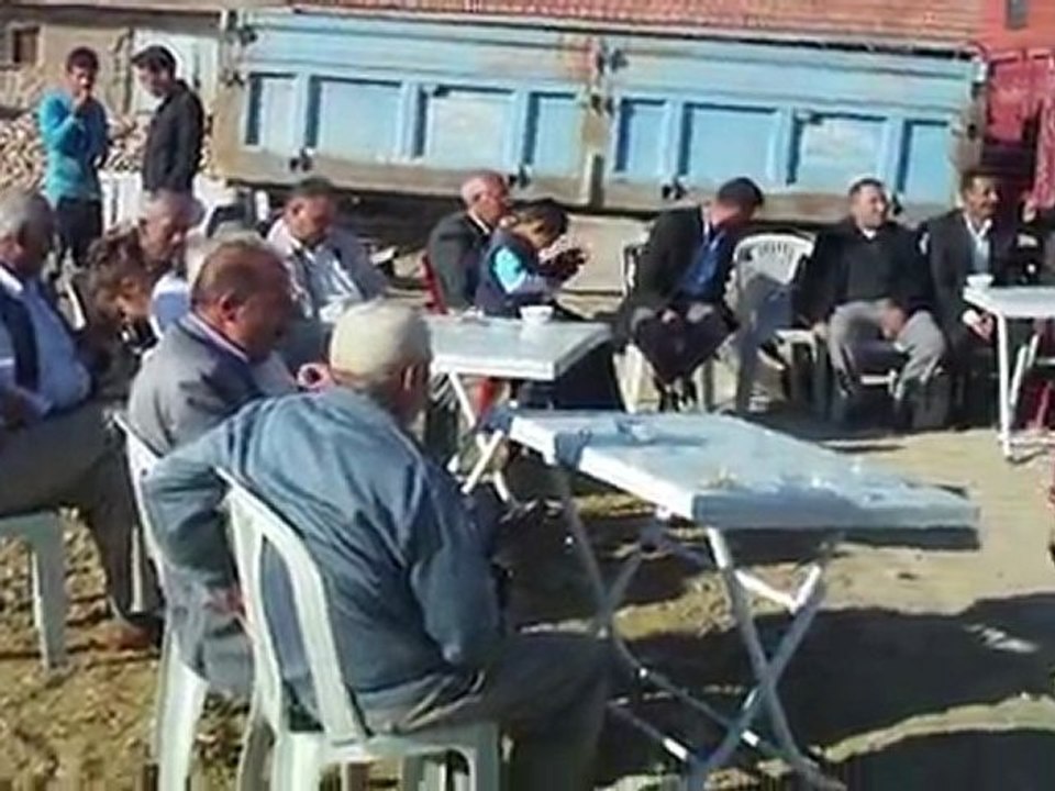 TUĞBA İLE AHMET in kına sı-Damadın arkadaşları