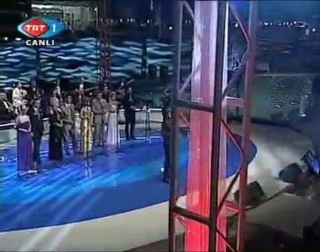 İHSAN GÜVENÇ ( Bir Kızıl Goncaya Benzer Dudağın )