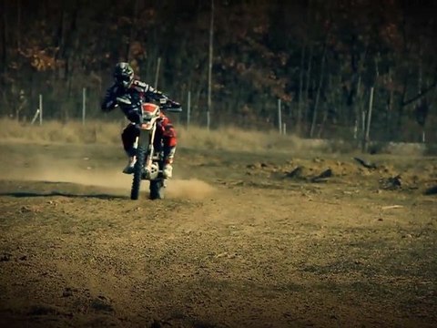 MOTO ENDURO - Le freinage et les courbes par Antoine Méo