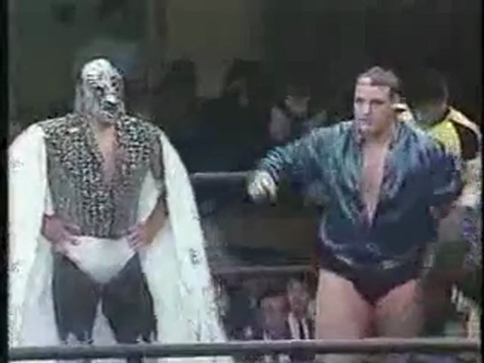 Mil Mascaras & Art Crews vs Kuniaki Kobayashi & Shiniki Nakano.