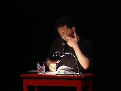 Gad Elmaleh va parrainer le Téléthon 2011. Dans la joie et la bonne humeur, l'hmoriste va encourager les Français à faire un don.