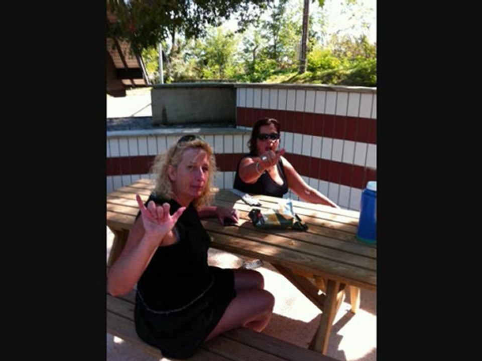 les femmes de ma vie "Le difficile, c'est ce qui peut être fait tout de suite. L'impossible, c'est ce qui prend un peu plus de temps." par handylem