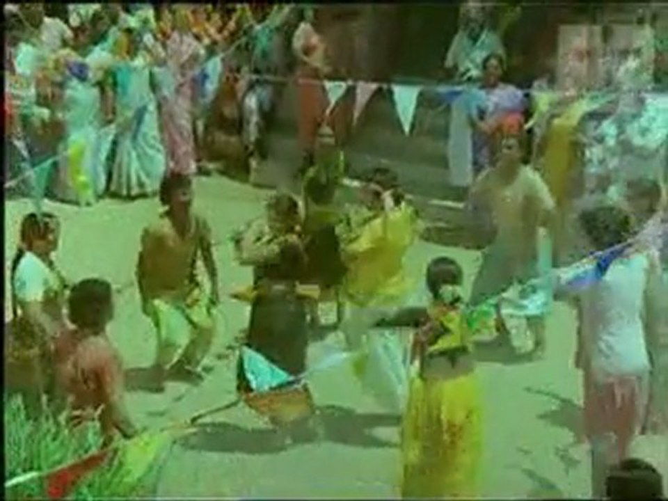Oru Thamara Mottu-Nenjamellam Neeye