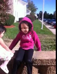 Eliza y Jazmin Caminan una Tarde 🌆