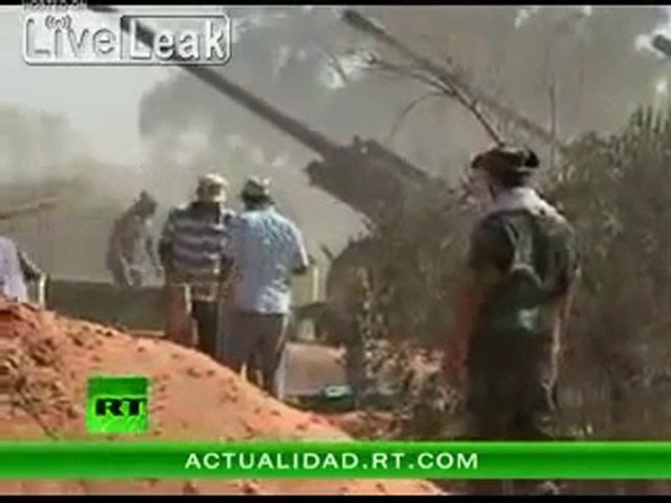 Les rebelles bombardent Syrte à l'artillerie lourde 29.9.11 GUERRE EN LIBYE