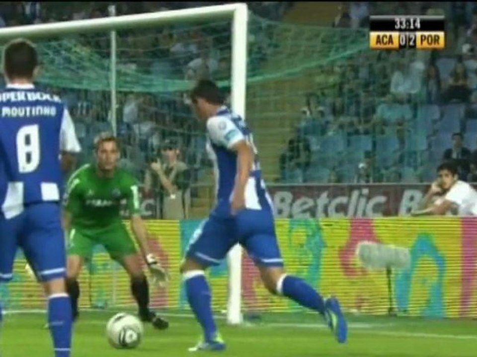 Porto holt Tabellenführung