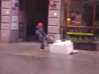 Krzysztof Gwardys-Etiuda-'Jedna kobieta z lodówką' (2)