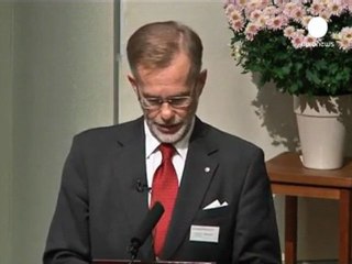 Premio Nobel de Medicina 2011 a tres bandas