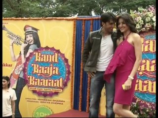 Sexy Anushka Sharma And Ranveer Singh Pose As A Couple On Magazine Cover!