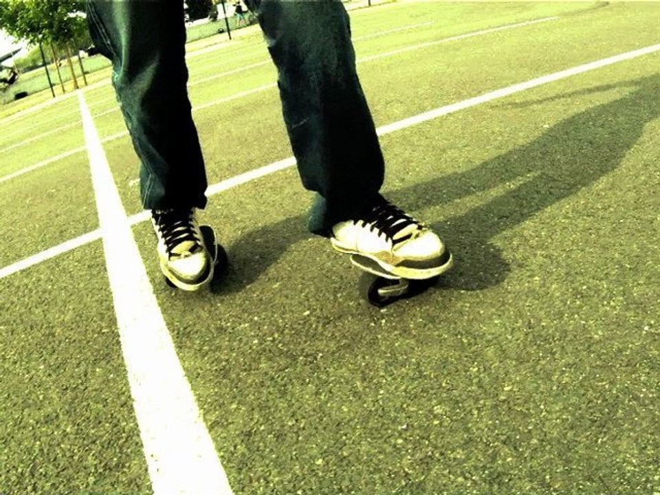 apprendre freeline skates - Throwback 18o backside to 18o