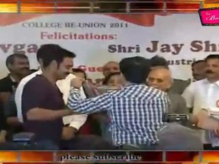 Ajay DevganIn Midst Of Fans  At Mithi Bai College