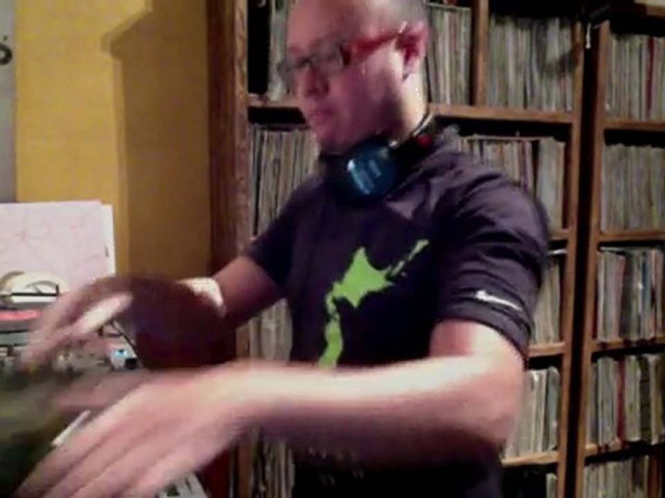 Yaxkin Retrodisko Disco House mix Oct 2011 pt 02