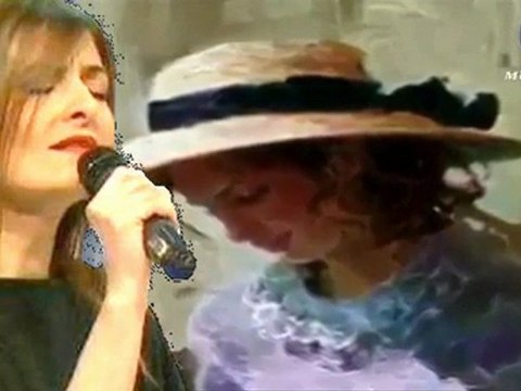 Gül Göre -Seni sevdim seveli kanaryam Oldum gönül veremi.HD