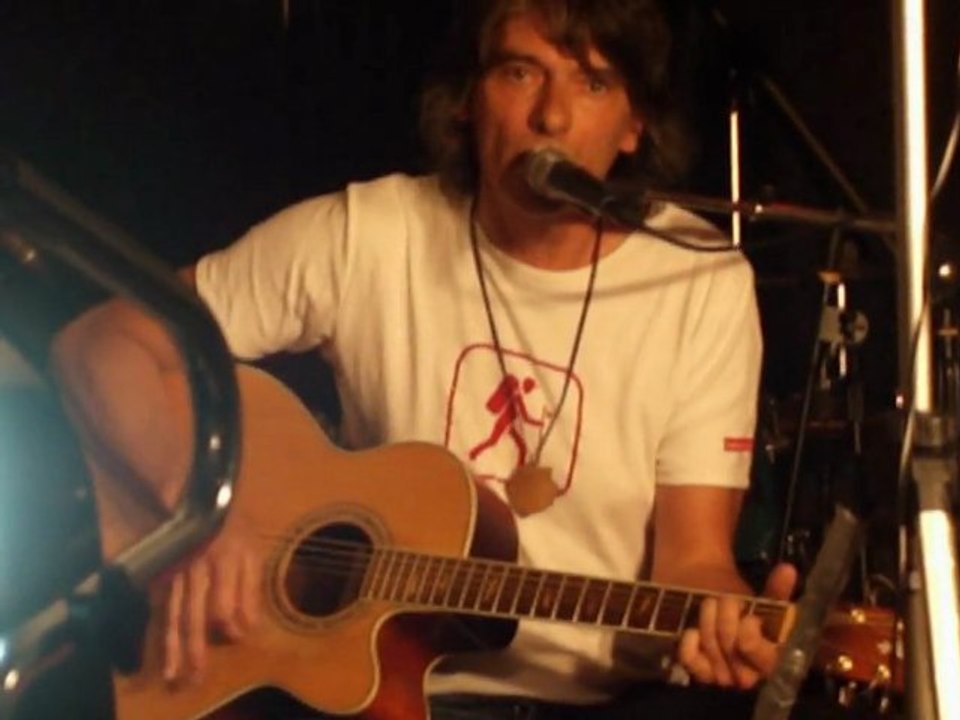 Lowell Chanteur Hors Saison - Je Suis Dans La Grève (au concert Tout est à vous!)