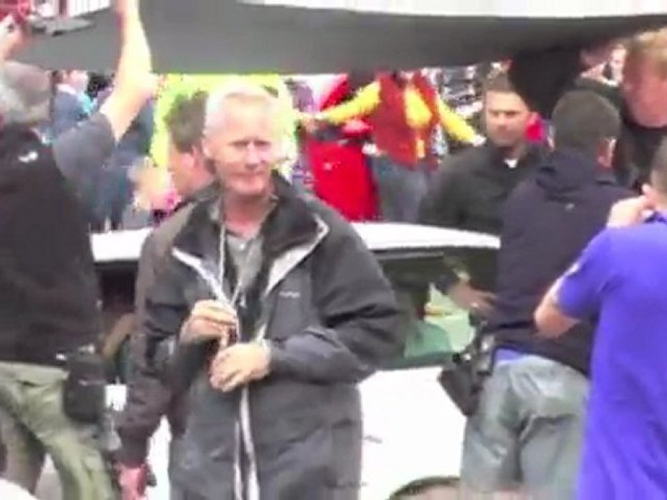 Rihanna dreht ab: Not-Wachs-Aktion