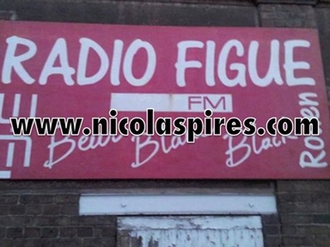 Passage à Radio Figue Un Bouquet d'oeillets rouges 03 octobre 2011