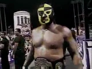 Mil Mascaras vs Pierroth en Puerto Rico.