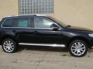 Volkswagen Touareg 2008-V8-Black for sale in Qatar