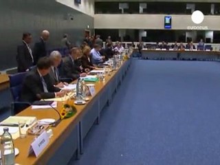 Schiarite e nubi. Eurogruppo in difficoltà sulla crisi...